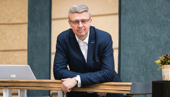 A complete abandonment of the use of fossil fuels is a long-term process