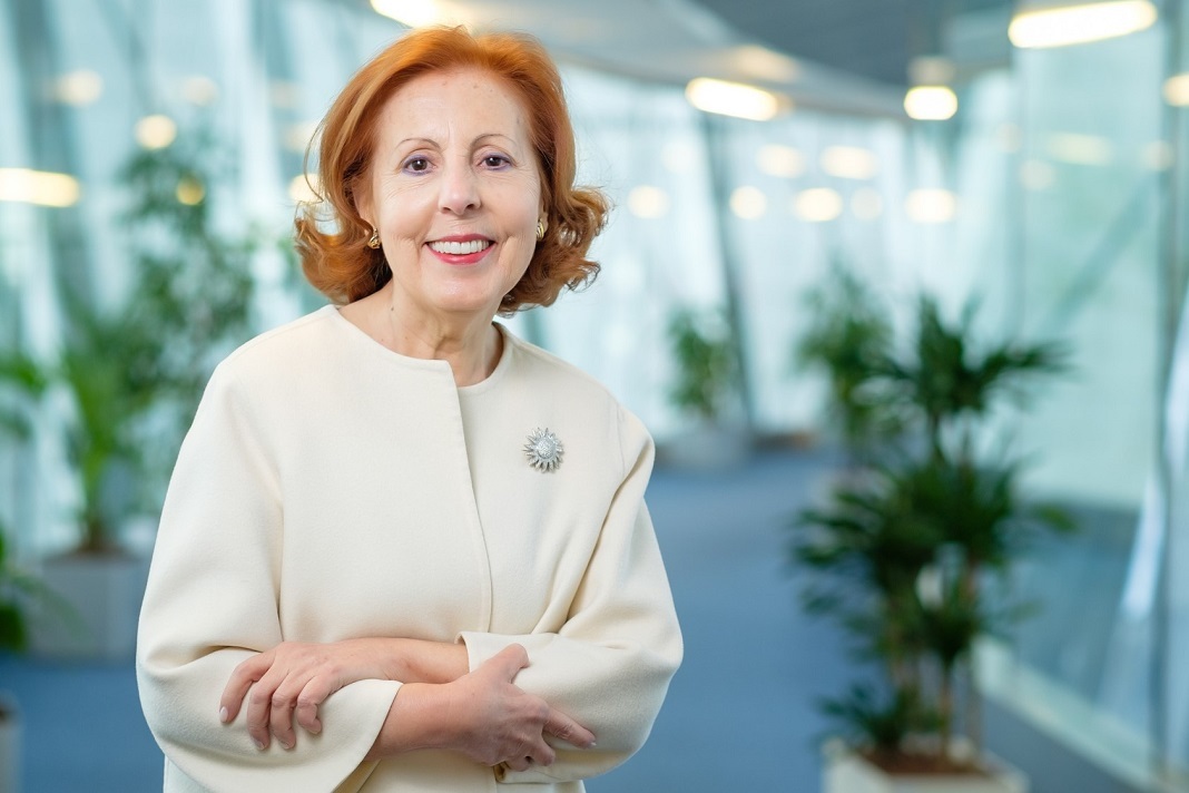 В Португалии  на долю солнечной энергии приходится  15% от общего объема потребления электроэнергии  Министр окружающей среды и энергетики Португалии Мария да Граса Карвалью 